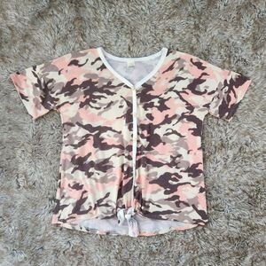 Sew In Love Button Down Tie Hem Short Sleeve T-shirt Pink Camouflage Size Medium